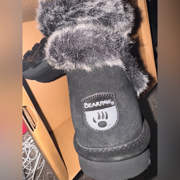New Bearpaw Black Suede Boots with Faux Fur size 8 - Picture 4 of 10